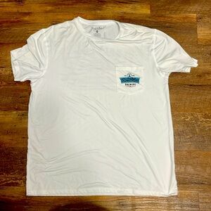 Salt Life White T-Shirt Red, White & Brew.  Polyester & spandex.  XL